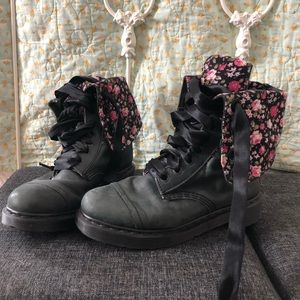Floral Dr. Marten boots